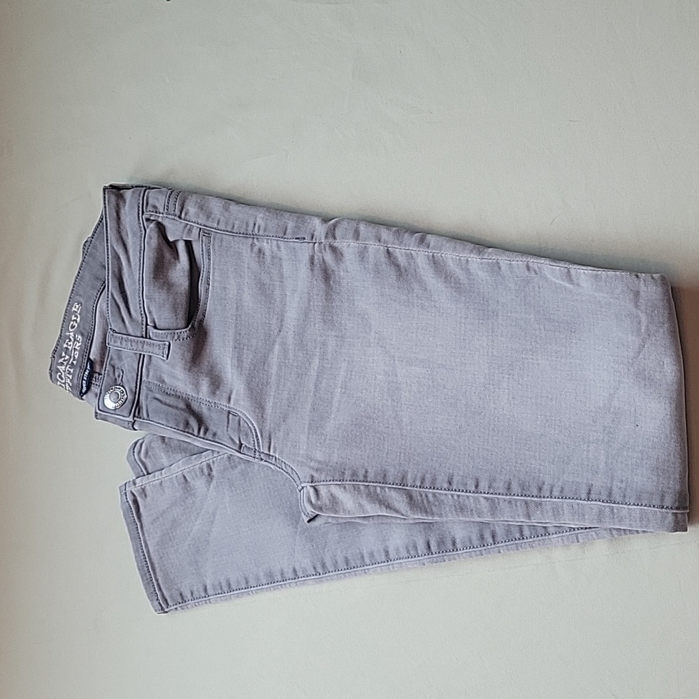 EUC American Eagle AE Skinnt Jeans/  Jeggings Super Stretch Grey Size 4.